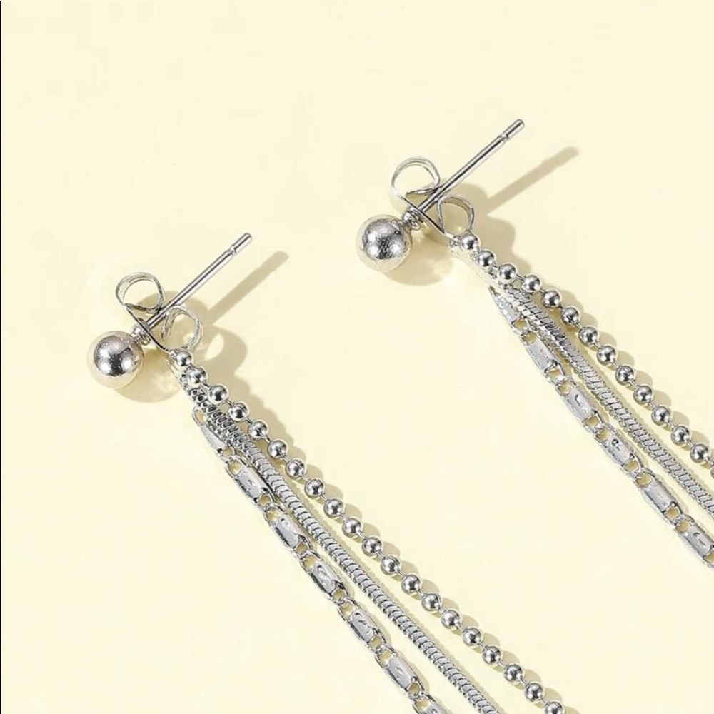 • Eliana • Chain Tassel Earrings - Picture 4 of 5